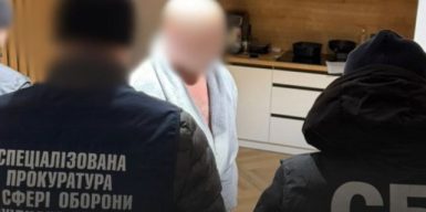 Начальник відділу ТЦК на Хмельниччині підозрюється у вимаганні у підприємця двох автомобілів