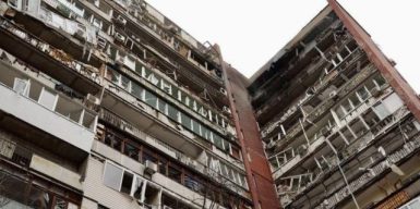 Реактивний БпЛА влучив у будинок у Дніпрі: є важкопоранені