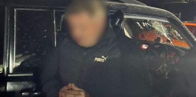 Лікар у Львові вимагав 1,5 тисяч доларів у військового за законний медвисновок