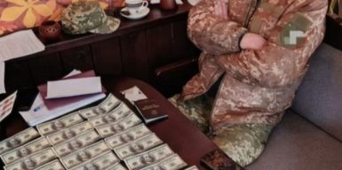 У Дніпрі викрито військового на вимаганні хабаря за “вплив” на ТЦК