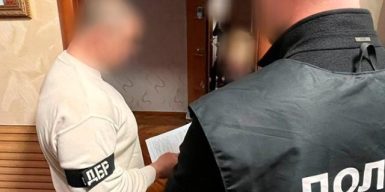 Посадовця «Укрзалізниці» викрили на хабарі у $100 000