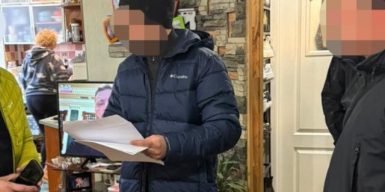 Фіктивне «зникнення» дружин: на Сумщині суддя та адвокат допомагали чоловікам отримати відстрочку