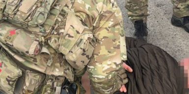 17,5 тис. євро за незаконний виїзд з України: у Дніпрі викрито злочинну групу