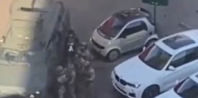 У Києві стрілець відкрив вогонь по людях і захопив заручників у супермаркеті: нападника ліквідували