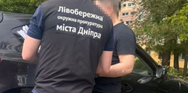 У Дніпрі адвокат організував канал збуту вогнепальної зброї