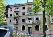 У Дніпрі усувають наслідки масованого удару: пошкоджені понад 40 будинків