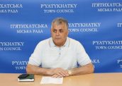 Напали з ножем на міського голову Пʼятихаток: мер у важкому стані