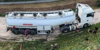 На Дніпропетровщині та ще двох областях викрили підпільне виробництво пального