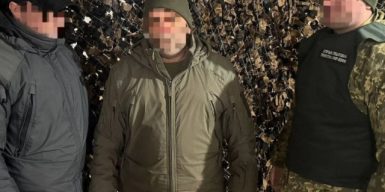 Фіктивні «бойові» по 100 тисяч гривень: ексначальнику фінслужби та десятьом бухгалтерам повідомили про підозру