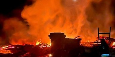 Росіяни атакували шість районів Дніпропетровщини: є поранений, пошкоджені АЗС, будинки та склади