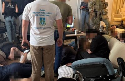 Криптошахраї у Києві викрадали у громадян країн ЄС до $1 млн щомісяця