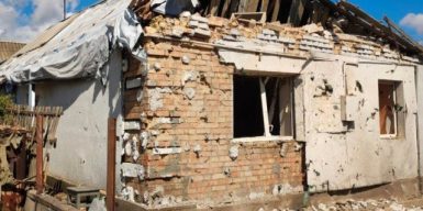 Росіяни пошкодили автошколу, заправку та будинки під час атак на Дніпропетровщину