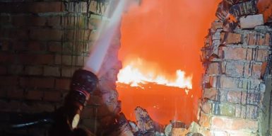 Російські війська пошкодили підприємства та приватний будинок на Дніпропетровщині, є постраждала