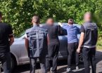 Киянин брав по 20 тисяч доларів за незаконне переправлення чоловіків через кордон