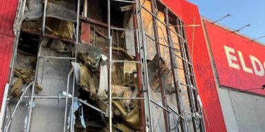 Росіяни атакували чотири райони Дніпропетровщини: у Кривому Розі горіли продуктові склади