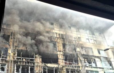 Росіяни вдарили по Дніпру безпілотником: вирує пожежа у бізнес-центрі