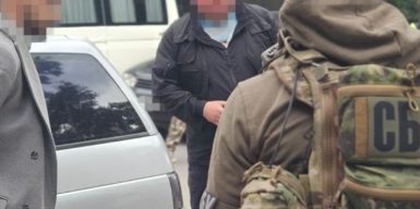 У Вінниці чиновники за гроші оформлювали іноземцям посвідки через фіктивне працевлаштування