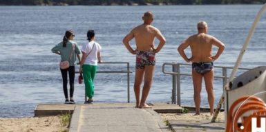 Зарази бояться, але купаються: журналісти перевірили, що відбувається на пляжах Дніпра