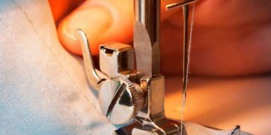 В Днепре швейное предприятие перешло на изготовление спецодежды для ТРО (Видео)