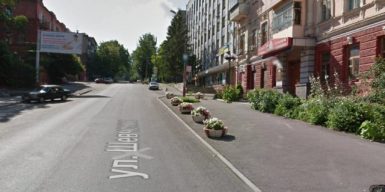 Три года пешеходы не смогут ходить по тротуару на Шевченко в Днепре