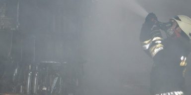 В АНД районе Днепра потушили крупный пожар: видео