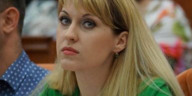 Депутат горсовета Днепра потеряла работу, но купила квартиру