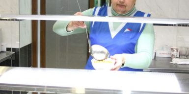 «Золотая» столовая горсовета Днепра: 9 миллионов на еду для чиновников