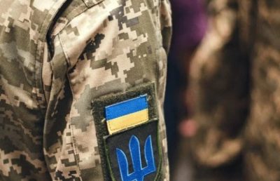 Група цивільних осіб на семи авто напала на бус ТЦК