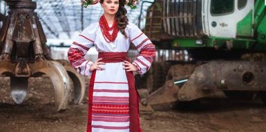 На днепровском заводе оригинально поздравили женщин всего мира: фото