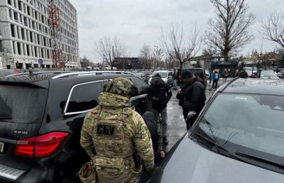 Адвокат з Дніпра за 7000 доларів оформлював фіктивні довідки про непридатність до служби