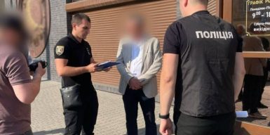 Керівник Фонду соцзахисту осіб з інвалідністю на Закарпатті привласнював гроші, призначені на закупівлю протезів