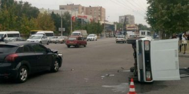 В Днепре столкнулись два автомобиля: есть пострадавшие