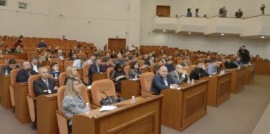 Днепровским депутатам запретили материться