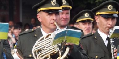 В аэропорту Днепра будет играть военный оркестр