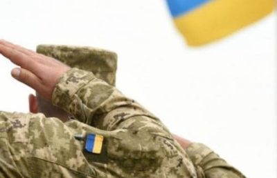 Командир роти вимагав у солдата 17,5 тисяч гривень за підписання рапорту про звільнення
